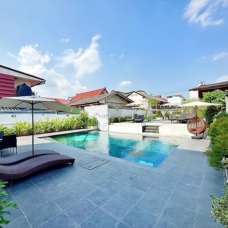 The White House Rachamankha เดอะ ไวท์เฮ้าส์ ราชมรรคา Hostel Chiang Mai Bagian luar foto