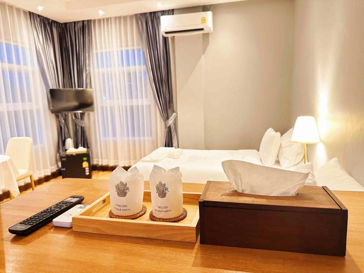 The White House Rachamankha เดอะ ไวท์เฮ้าส์ ราชมรรคา Hostel Chiang Mai Bagian luar foto