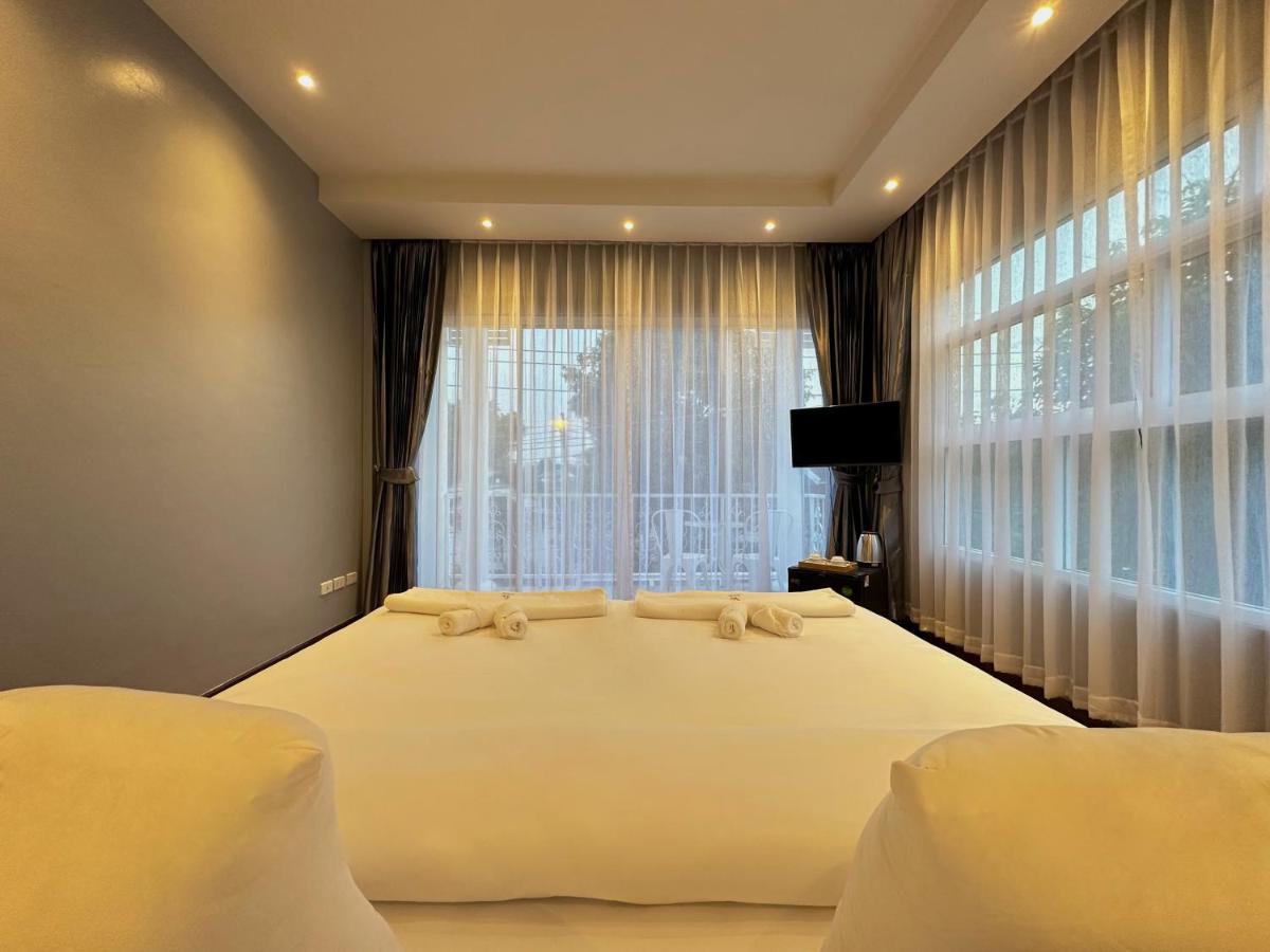 The White House Rachamankha เดอะ ไวท์เฮ้าส์ ราชมรรคา Hostel Chiang Mai Bagian luar foto