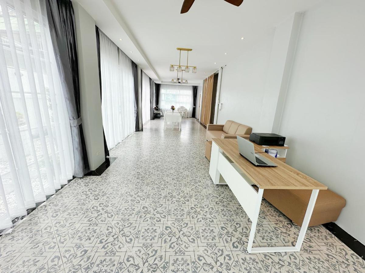 The White House Rachamankha เดอะ ไวท์เฮ้าส์ ราชมรรคา Hostel Chiang Mai Bagian luar foto