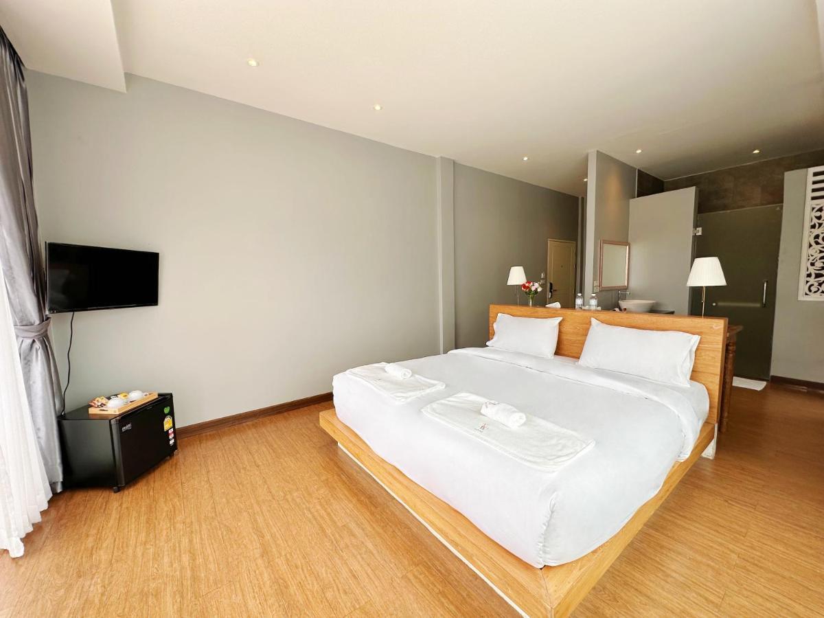 The White House Rachamankha เดอะ ไวท์เฮ้าส์ ราชมรรคา Hostel Chiang Mai Bagian luar foto