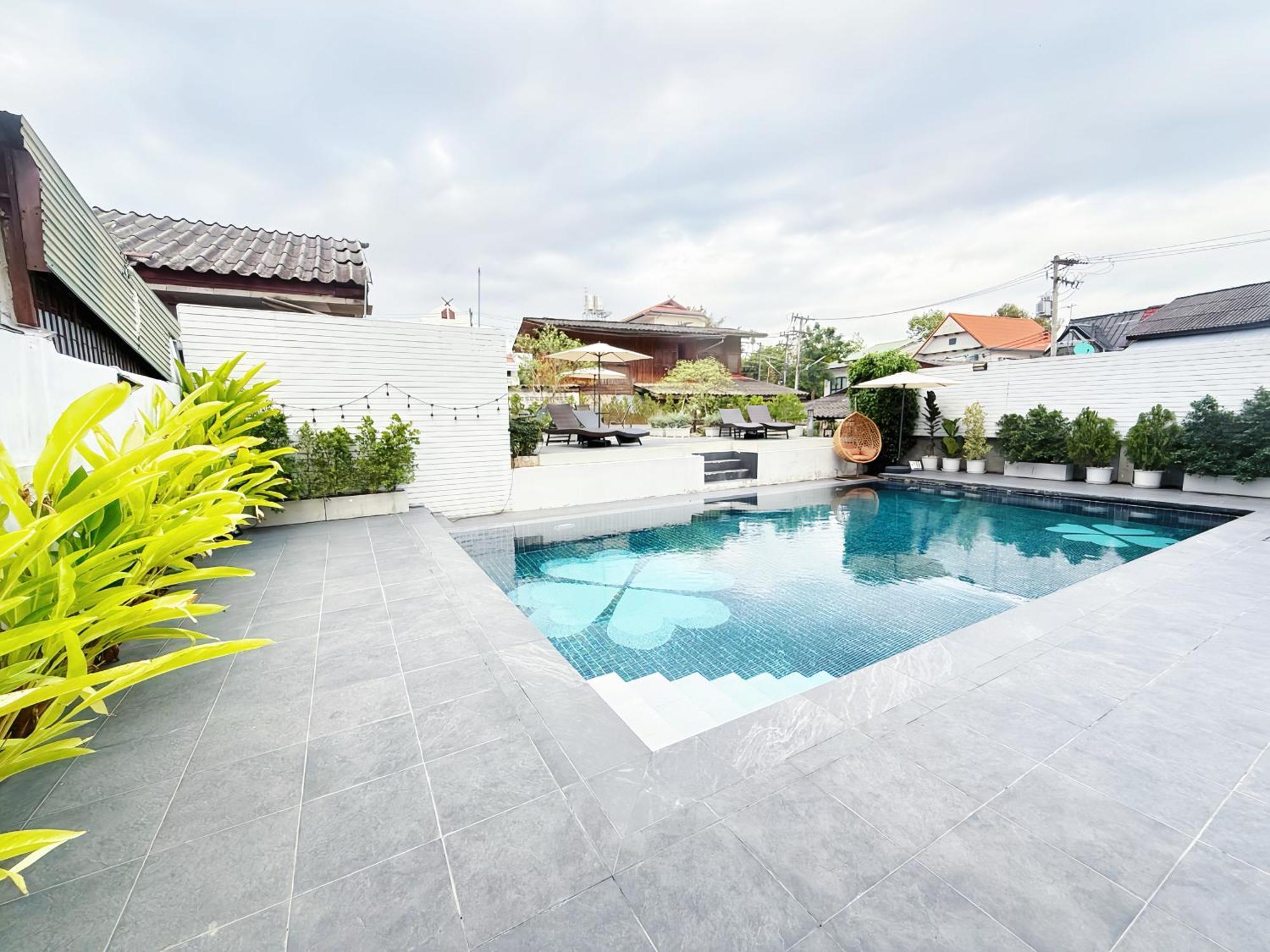 The White House Rachamankha เดอะ ไวท์เฮ้าส์ ราชมรรคา Hostel Chiang Mai Bagian luar foto